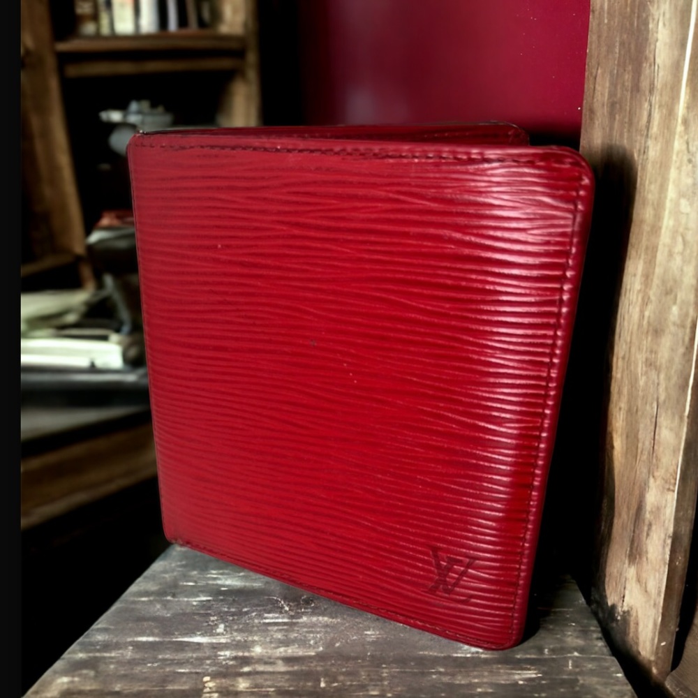 Louis Red epi wallet